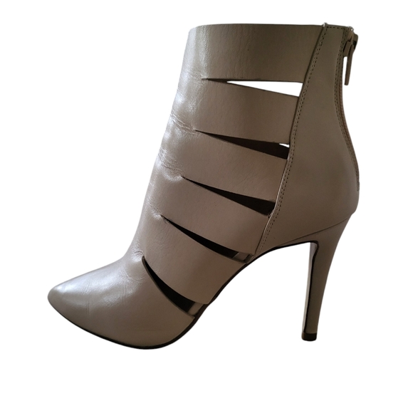 Genuine leather Le Chateau shooties size 6 - Picture 6 of 8